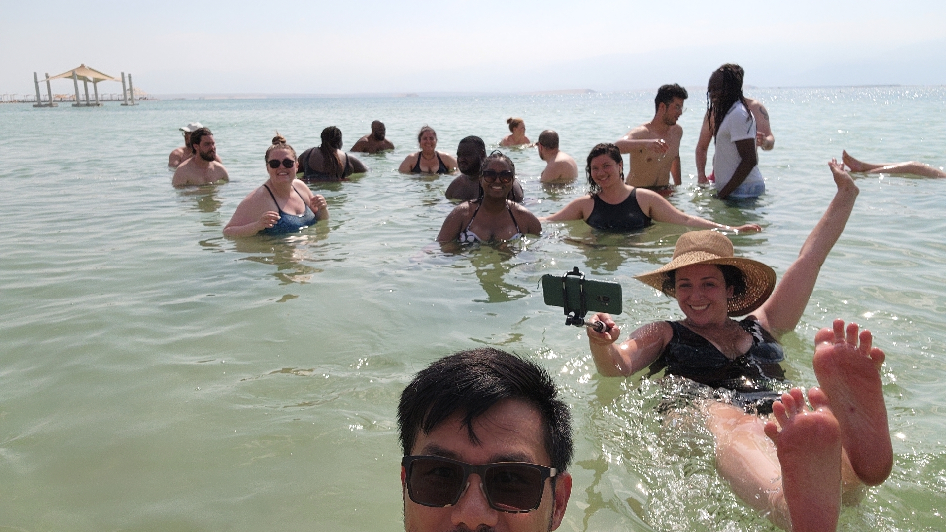 Badespaß im Toten Meer